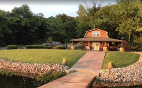 Enjoy Some Much Needed Peace And Quiet At This Lakefront Kansas Cabin
