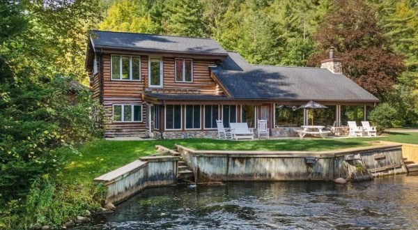This Riverfront Retreat In Michigan Is The Best Place To Spend A Long Weekend