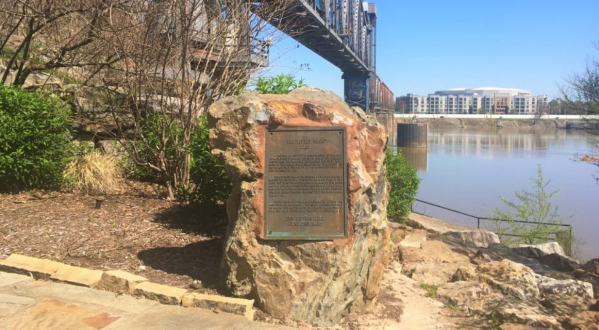 We Bet You Didn’t Know There Was A Miniature “Little Rock” Monument In Arkansas