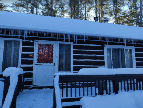 This Budget-Friendly Cabin In Warren County, New York Is Perfect For An Affordable Vacation