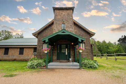 Stay Overnight At This Unconventional Lodge In Michigan That’s Perfect For A Large Group