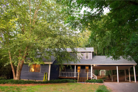 You'll Feel Right At Home At This Spectacularly Cozy Vacation Rental In Georgia