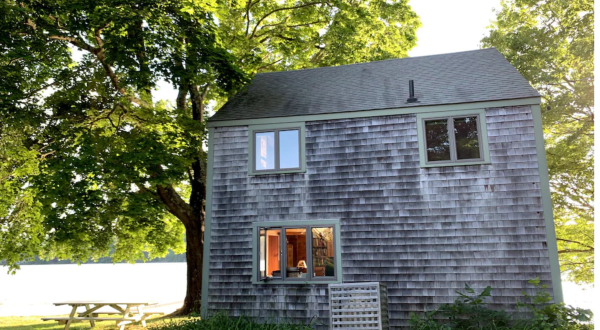 There’s A Breathtaking Lakeside Cabin Tucked Away In East Lyme, Connecticut