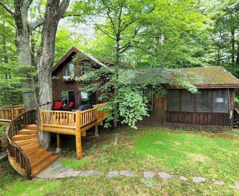Stay Overnight In This Breathtaking Cabin Just Steps From The Lake In New York