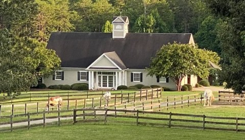 There's A Bed & Breakfast Hidden On A 43-Acre Horse Farm In South Carolina That Feels Like Heaven
