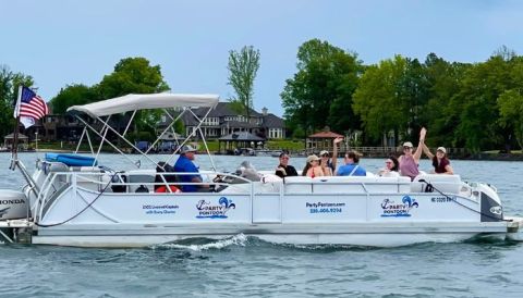 Rent Your Own Party Pontoon Boat In North Carolina For An Amazing Time On The Water