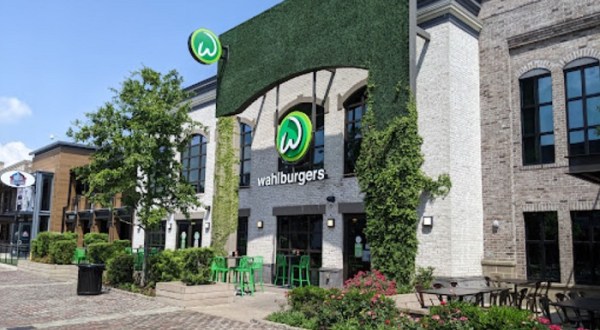 The Celebrity-Owned Wahlburgers Is One Of The Best Places To Grab A Burger In South Carolina