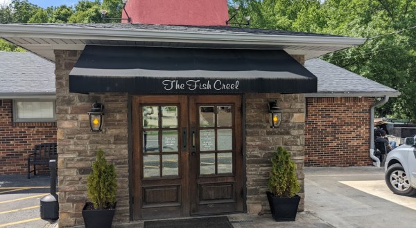 Enjoy The Freshest Catfish At This One-Of-A-Kind Seafood Restaurant In Alabama