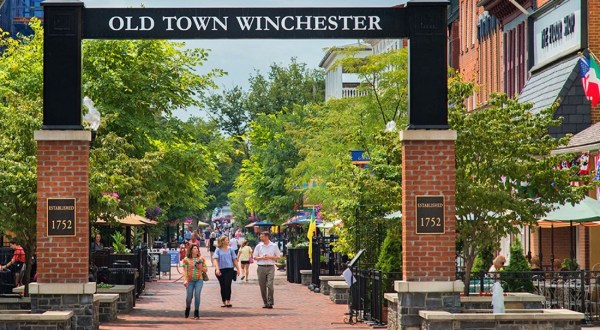 The Friendly Small Town In Virginia That’s Perfect For A Spring Day Trip