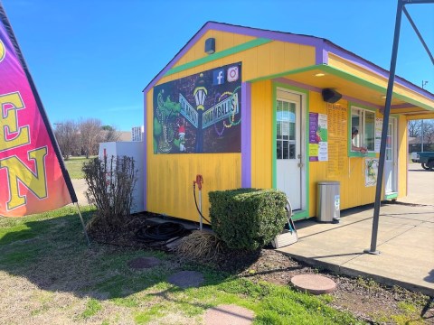 A Trip To This Snowball And Sweet Shop In Arkansas Will Make You Feel Like A Kid Again