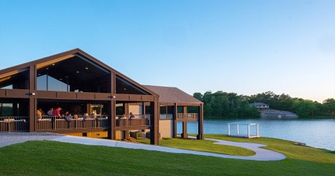 The Breathtaking Waterfront Restaurant In Arkansas Where The View Is As Good As The Food