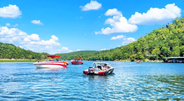 Straddling The Missouri-Arkansas Border, Table Rock Lake In Beaver, Arkansas Is One Of The Most Unique Places You’ll Ever Visit