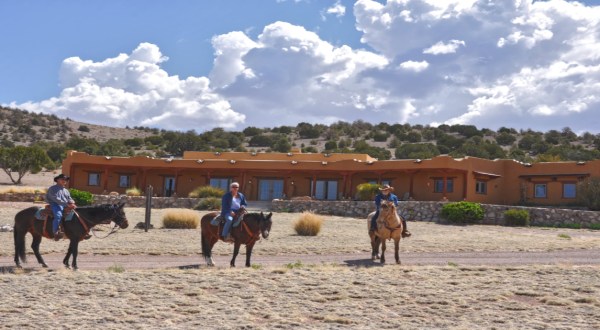 Surrounded By Mountains, This All-Inclusive Ranch In New Mexico Is The Getaway You Deserve