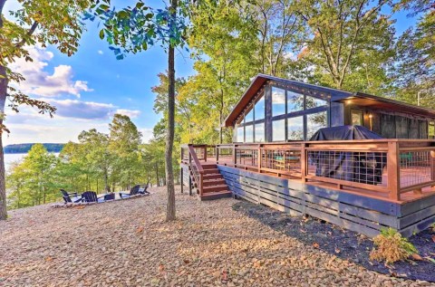 VRBO cabin with lake access in Rogers Arkansas