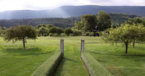 There's A Garden And Sculpture Park In Vermont, And It's One Of The Quirkiest Places You'll Ever Go