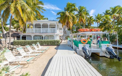 Florida Is Home To Amoray Dive Resort, A Little-Known Scuba Diving Resort