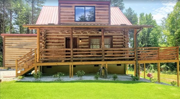 Soak In A Hot Tub Surrounded By Natural Beauty At This Luxury Log Cabin In South Carolina