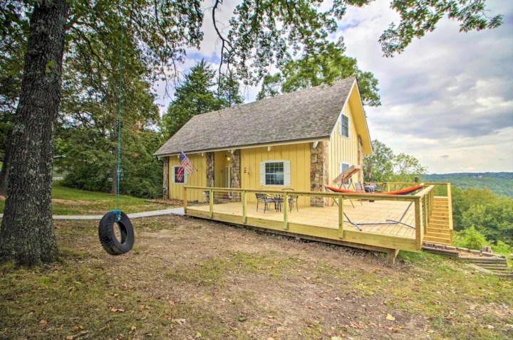 romantic cabin rental in Omaha Arkansas