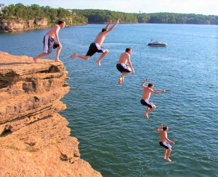 cliff jumping in Arkansas