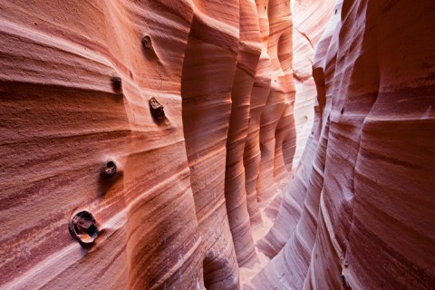 We Bet You Didn't Know There Was A Miniature Antelope Canyon In Utah