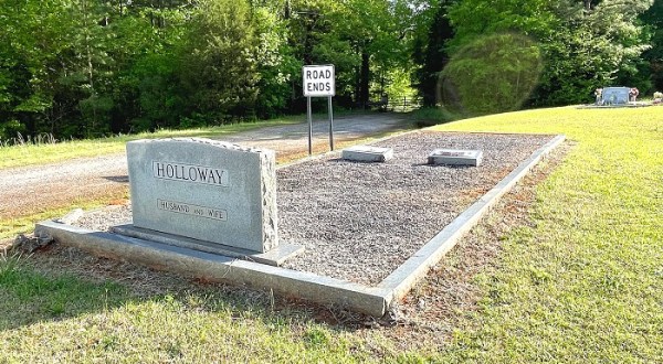 There’s A Big Gravesite In South Carolina, And It’s One Of The Quirkiest Places You’ll Ever Go