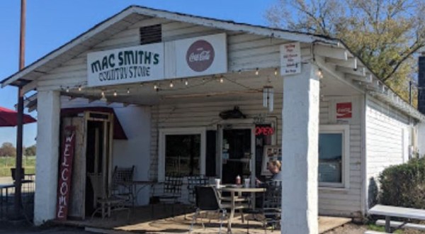 The Middle-Of-Nowhere General Store With Some Of The Best Burgers and Hot Dogs In South Carolina