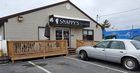 Snappy's Bar And Grille Is A Little-Known Delaware Restaurant That's In The Middle Of Nowhere, But Worth The Drive