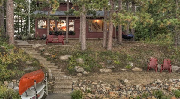 This Charming Cabin In Minnesota Is The Perfect Place For A Relaxing Getaway