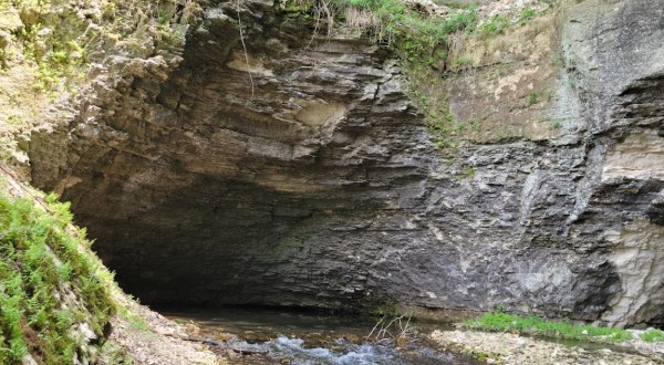 The One Iowa Cave That’s Filled With Ancient Mysteries