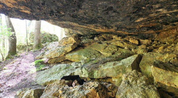 Perhaps The State’s Best Hidden Treasure, Hardly Anyone Knows This Incredible Shelter Cave Exists In Missouri
