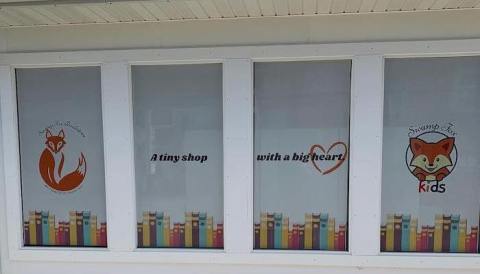 The Adorable Children's Bookstore In Iowa, Swamp Fox Books, Is Every Bookworm's Dream
