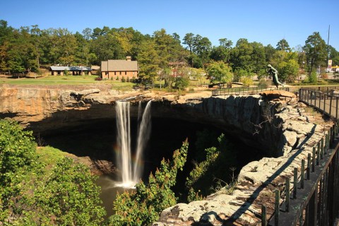 8 Spots Along The Lookout Mountain Parkway In Alabama That Everyone Should Stop And Visit