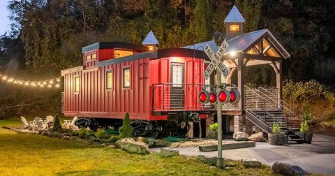 Spend The Night In An Authentic 1916 CSX caboose In The Middle Of Tennessee's Pigeon Forge