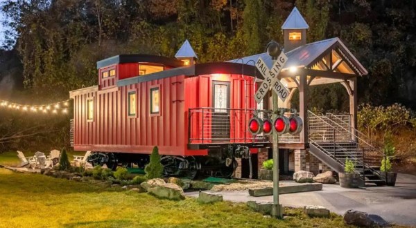 Spend The Night In An Authentic 1916 CSX caboose In The Middle Of Tennessee’s Pigeon Forge