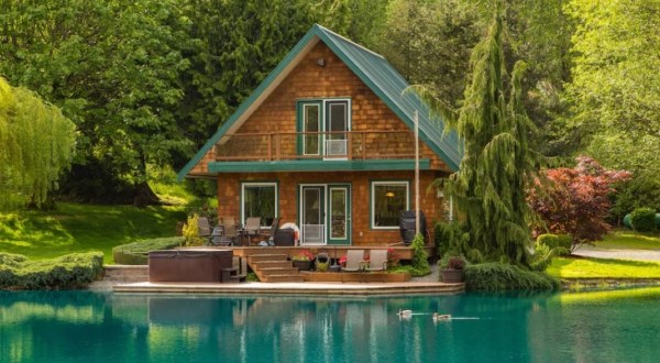 This Washington Cabin Is A Secluded Retreat That Will Take You A Million Miles Away From It All