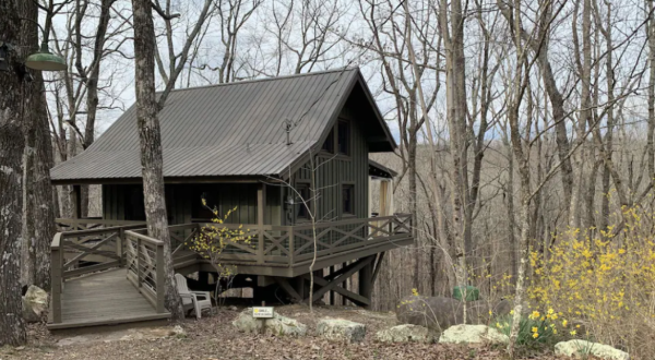 There’s A Cabin That’s Nestled In The Mountains In Alabama That Feels Like Heaven