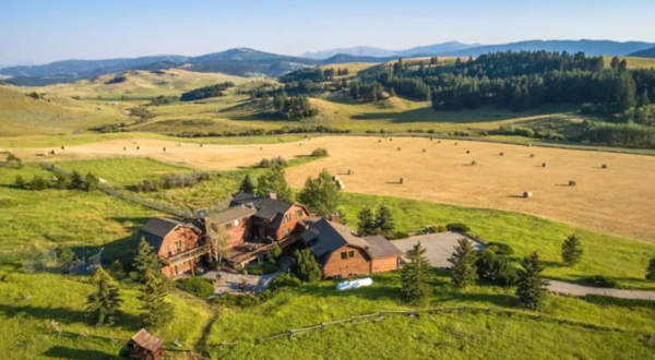 This Airbnb On A Wolf Sanctuary In Montana Is One Of The Coolest Places To Spend The Night