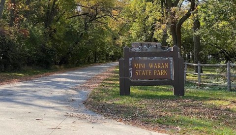 Mini-Wakan State Park In Iowa Is So Little-Known, You Just Might Have It All To Yourself