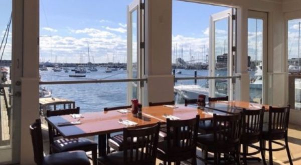 These 9 Restaurants In Rhode Island Have The Best Window Views In The State