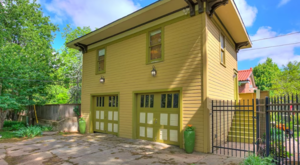 This Budget-Friendly Carriage House In Oklahoma Is Perfect For An Affordable Vacation