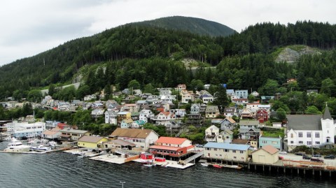 Few People Know There's A Beautiful State Park Hiding In This Tiny Alaska Town