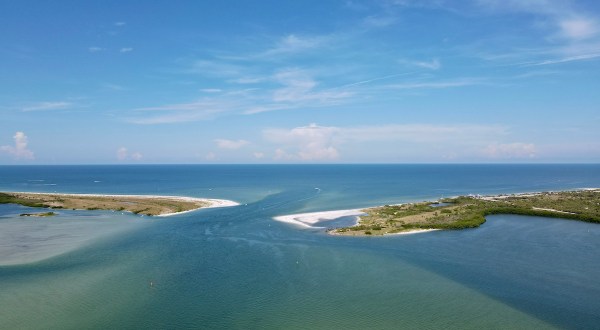 Only Accessible By Boat, This Natural Wonder In Florida Rivals The Caribbean