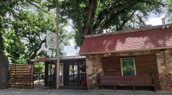 Riverside Cafe Is A Treehouse Restaurant In Oklahoma That’s Straight Out Of A Fairytale