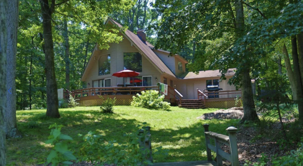 Enjoy Some Much Needed Peace And Quiet At This Charming Illinois Woodland Cottage