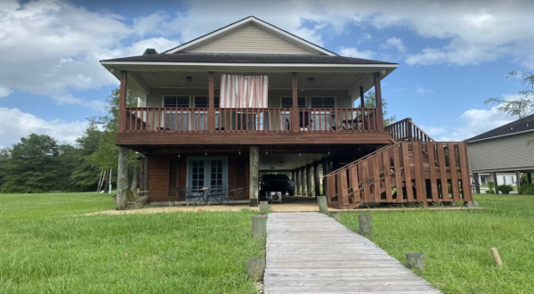 Enjoy Some Much Needed Peace And Quiet At This Charming Louisiana Cabin