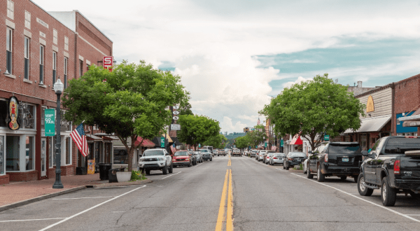 The Friendly Small Town In Oklahoma That’s Perfect For A Summer Day Trip