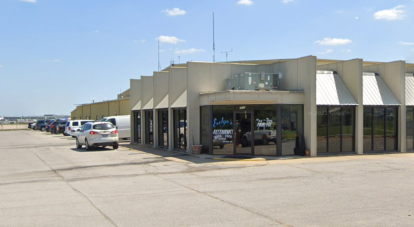 You’d Never Guess Some Of The Best Soul Food In Oklahoma Is Hiding In This Unassuming Airport Building