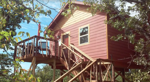This Oklahoma Treehouse Is A Secluded Retreat That Will Take You A Million Miles Away From It All