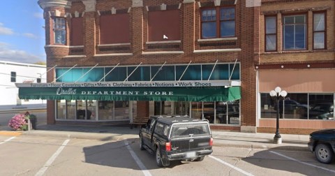There's A Two-Story Department Store In Iowa That'll Take Your Shopping To The Next Level