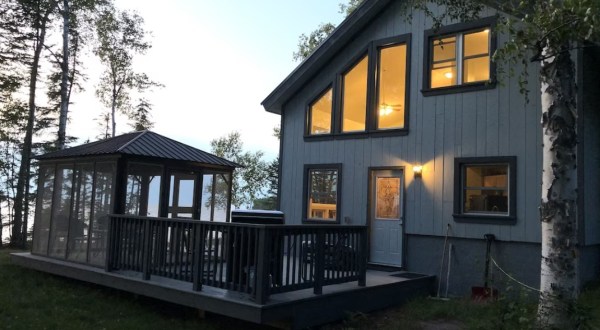 This Charming Cabin In Michigan Is The Perfect Place For A Relaxing Getaway